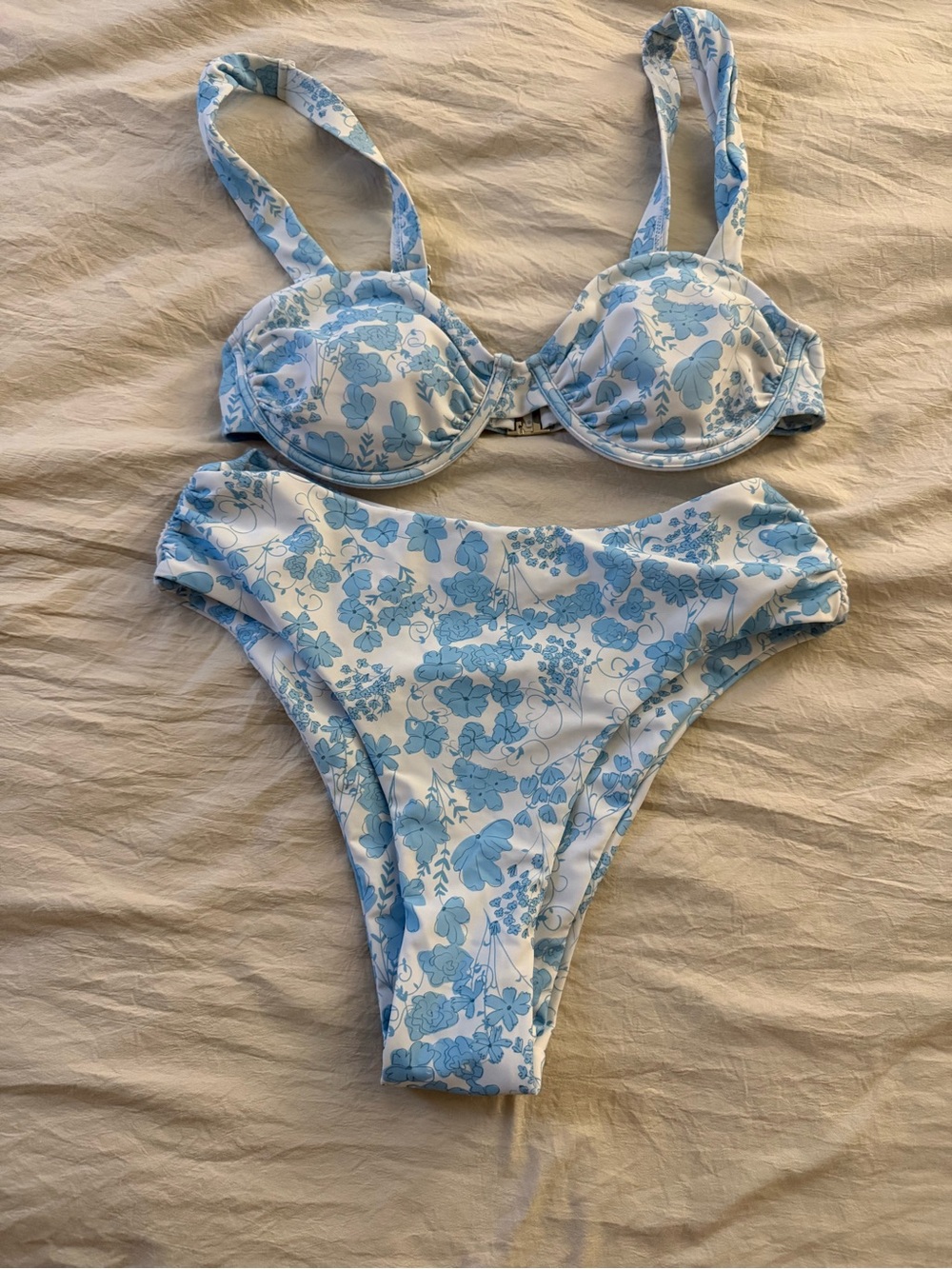 Blue Floral Underwire Bikini Set - White & Light Blue